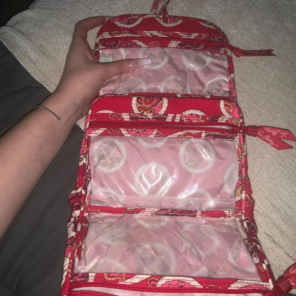 All wrapped up Vera Bradley Rosie posey retired print jewelry bag - Picture 3 of 3